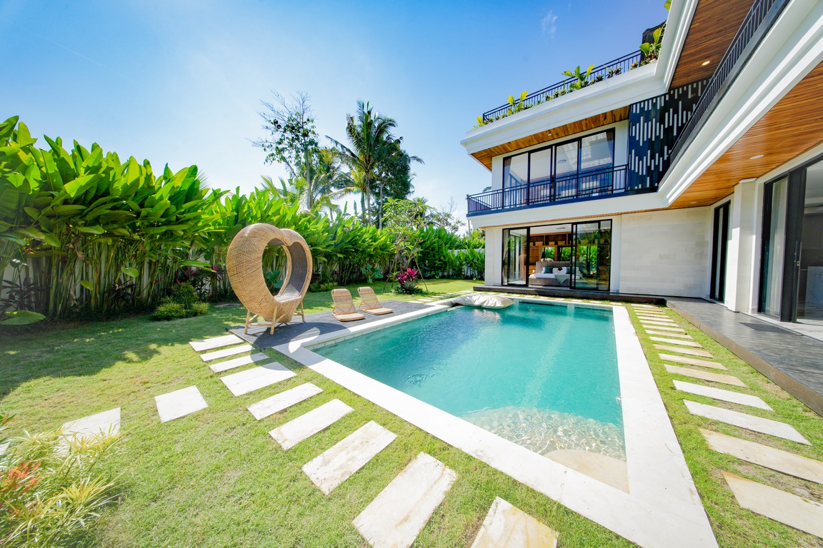 Real Estate Gallery 1
