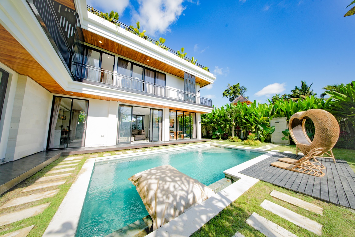 Real Estate Gallery 13
