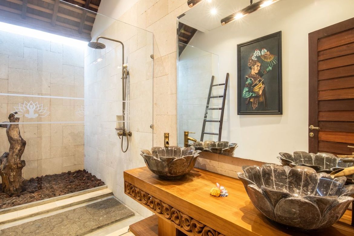 Real Estate Gallery 1