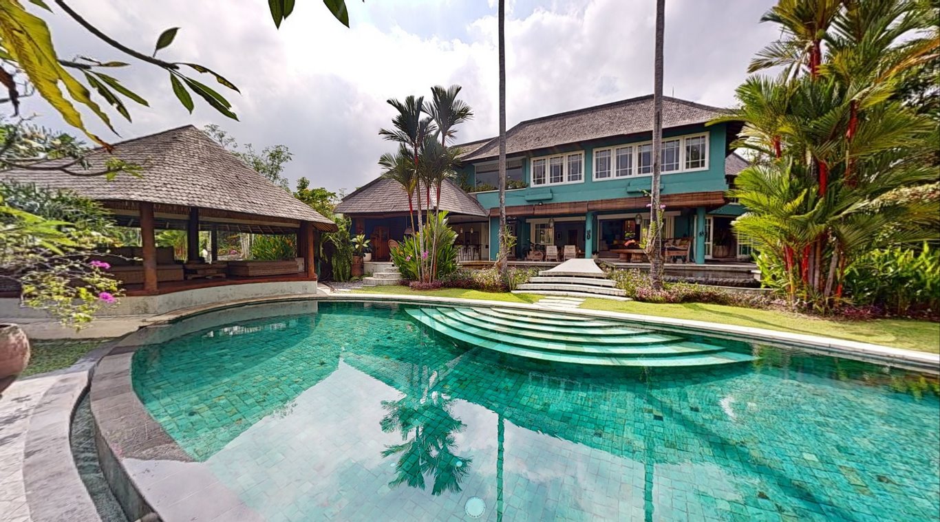 Traditional and Luxury Living in Kerobokan (13) (Copy).jpg