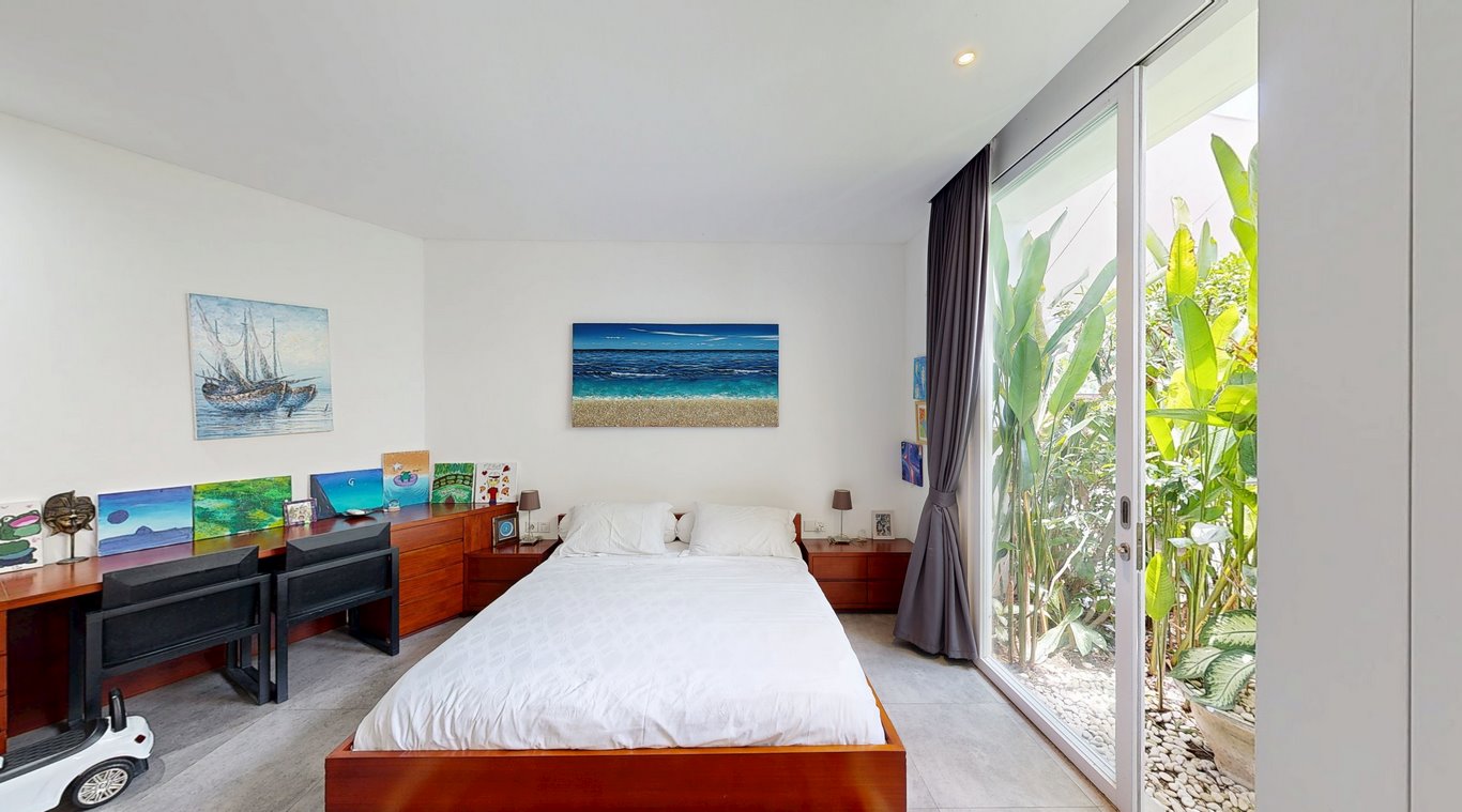 Real Estate Gallery 9