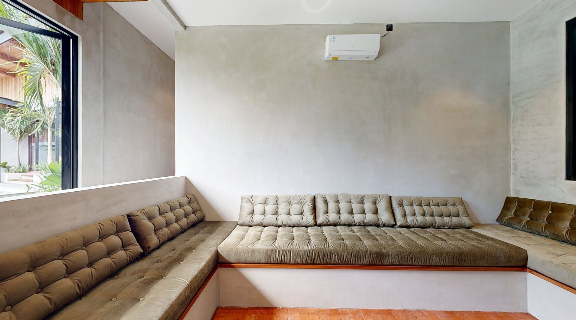 Real Estate Gallery 9